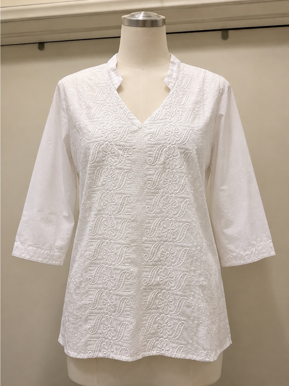 Lagaci Women’s White Embroidered V-Neck Tunic